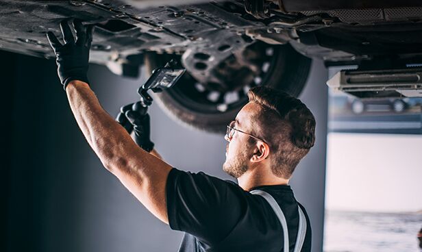 Servicing & MOT Image