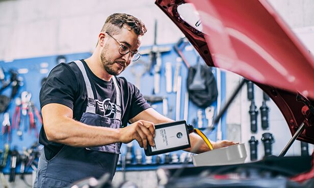 Servicing & MOT Image