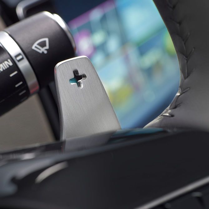 Jaguar XE Features | Peter Vardy Aberdeen