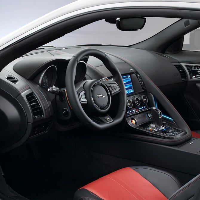 Jaguar F-TYPE Coupé Interior | Peter Vardy Aberdeen
